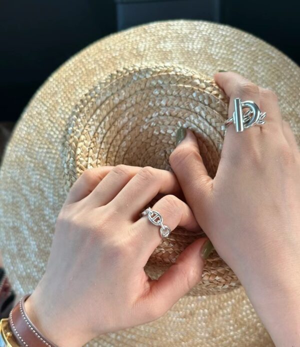 HERMES Chaine d'ancre Enchainee ring