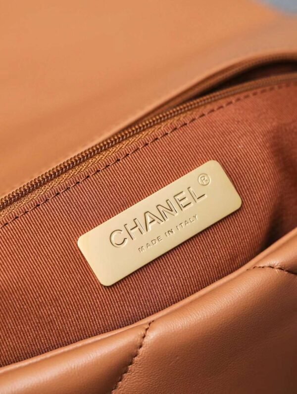 CHANEL 19 HANDBAG