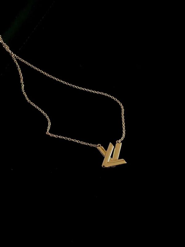 LV  CIRCLE necklace