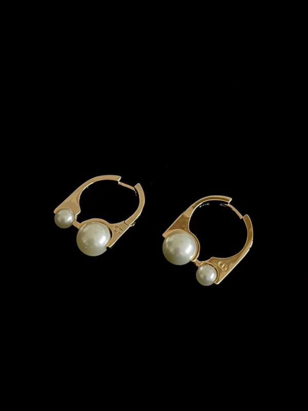 DIOR pearl earrings