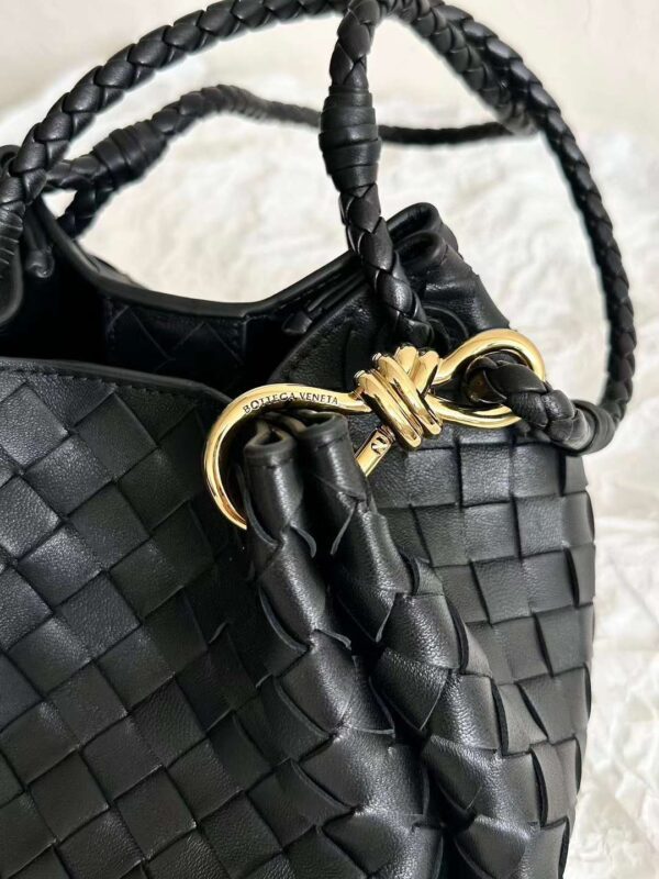 Bottega Veneta andiamo bag