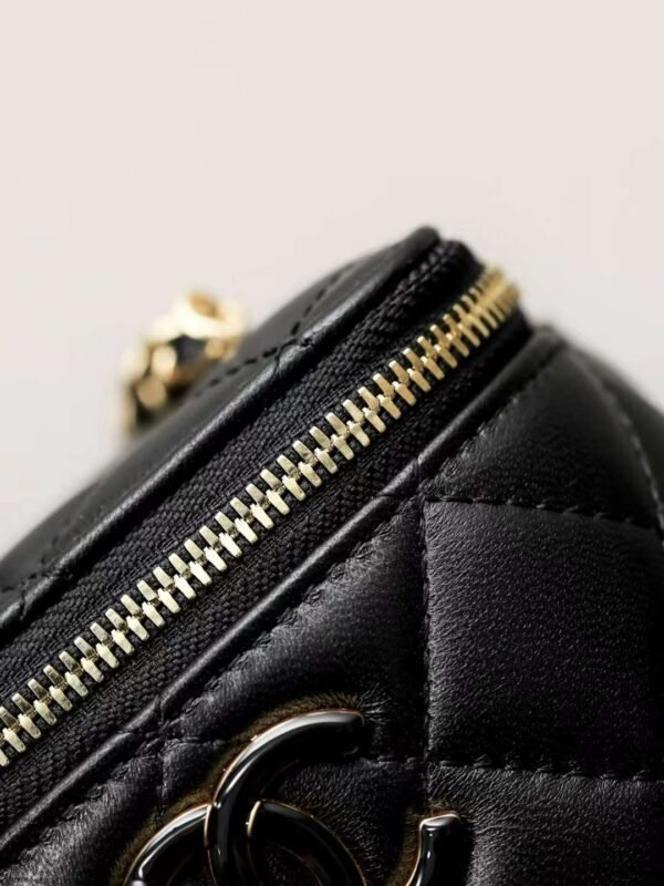 CHANEL 24A clutch with chain