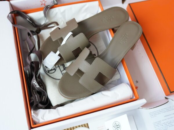 HERMES Oasis sandal