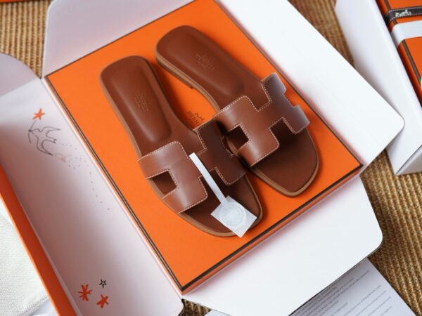 HERMES Oran sandal