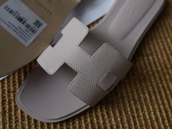 HERMES Oran sandal