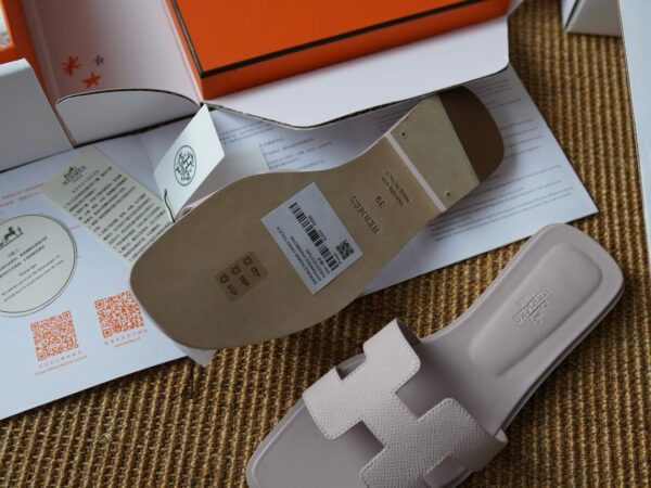 HERMES Oran sandal