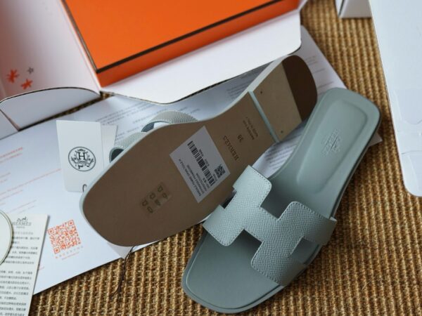 HERMES Oran sandal