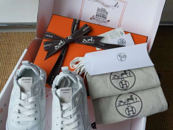 HERMES IN sneakers