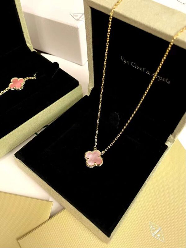 Vintage Alhambra pendant