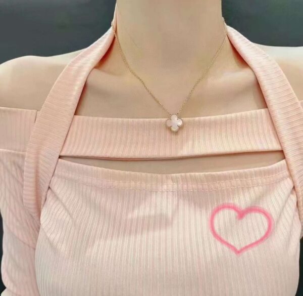 Vintage Alhambra pendant