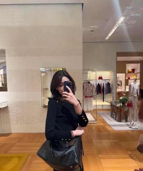 LV CARRYALL DARK MM BAG M25143