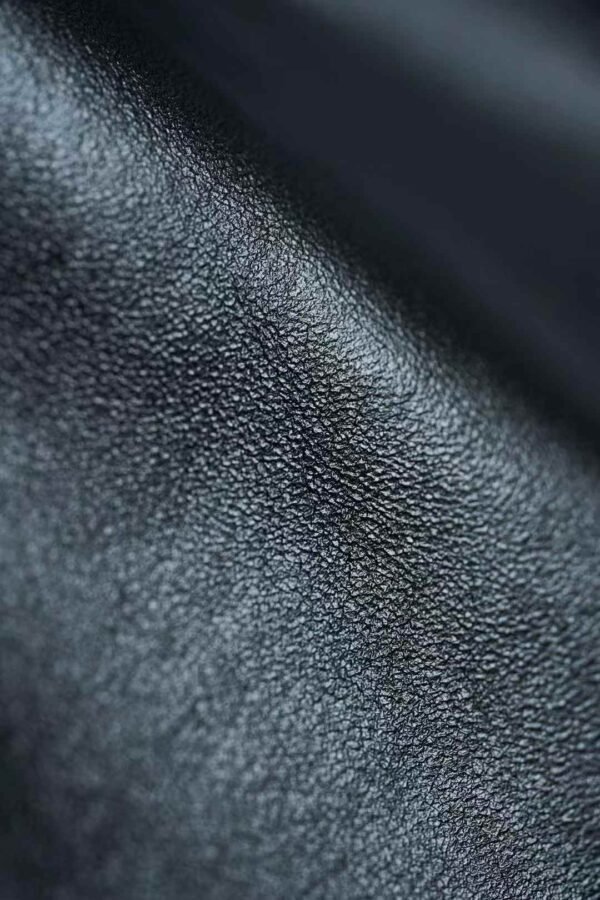 LV CARRYALL DARK MM BAG M25143