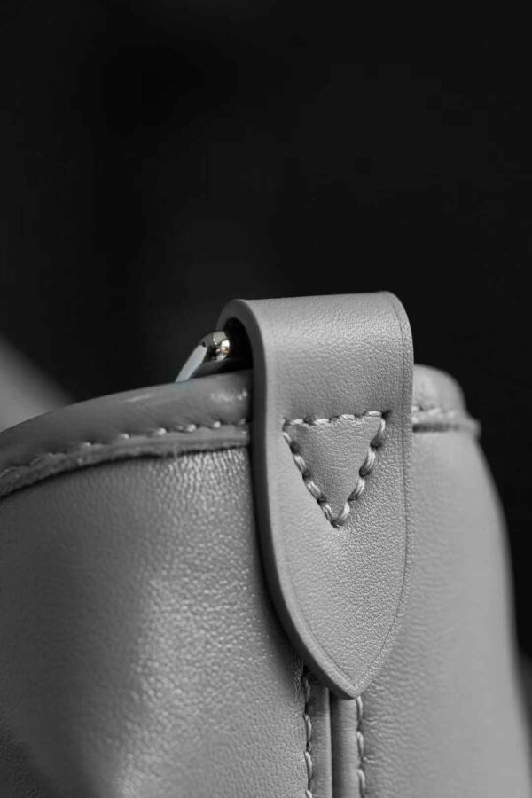 LOUIS VUITTON CarryAll Cargo Vibe PM Bag M12579