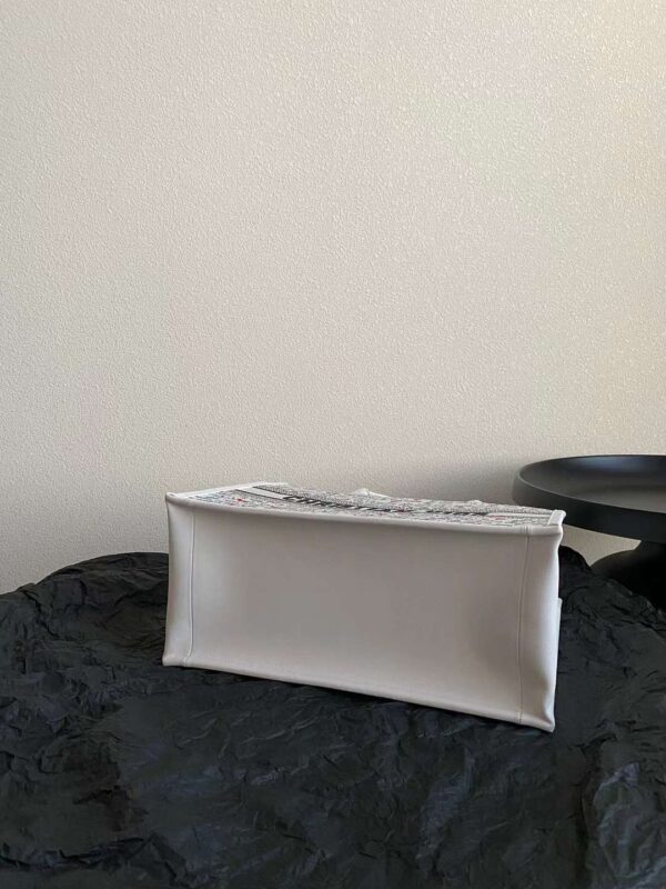 Dioramour Medium Dior Book Tote