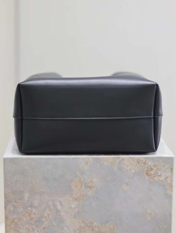 YSL PARIS VII pochon in lambskin