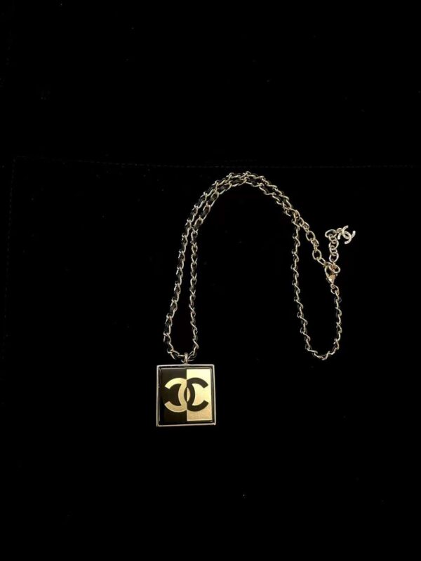 CHANEL Pendant Necklace
