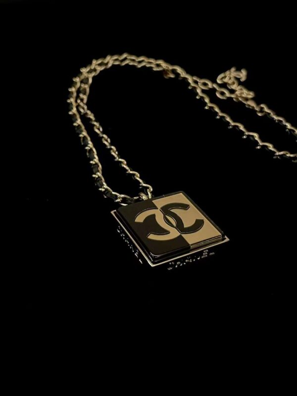 CHANEL Pendant Necklace