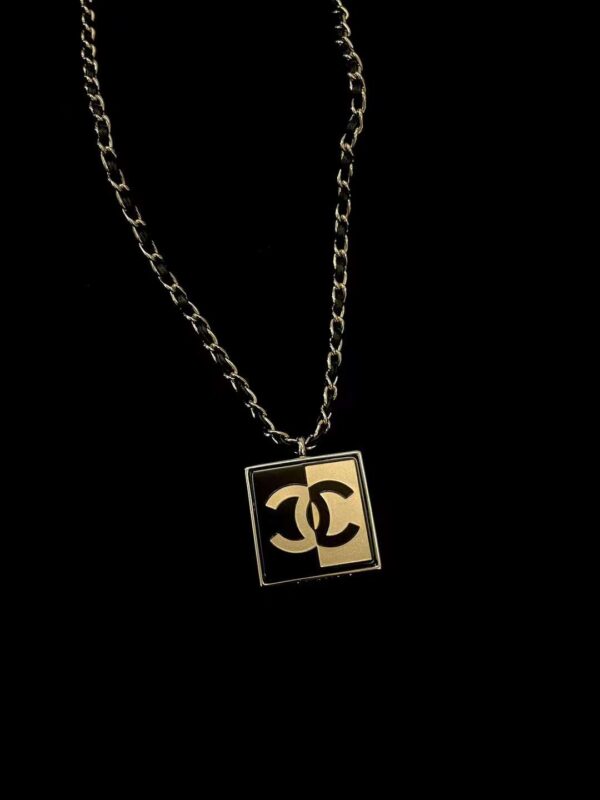 CHANEL Pendant Necklace