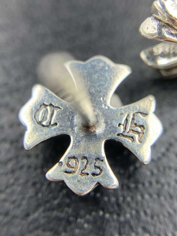 Chrome hearts Crocker heart short cross stud earrings