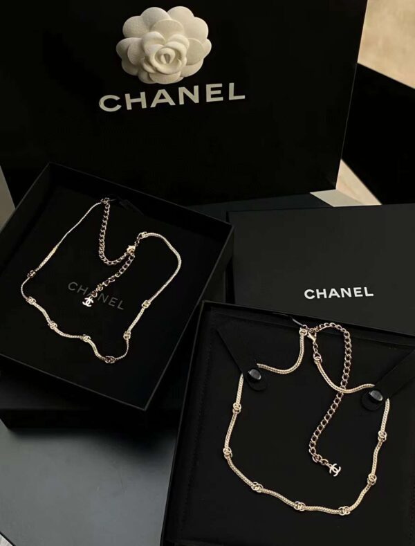 CHANEL Choker