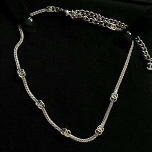 CHANEL Choker