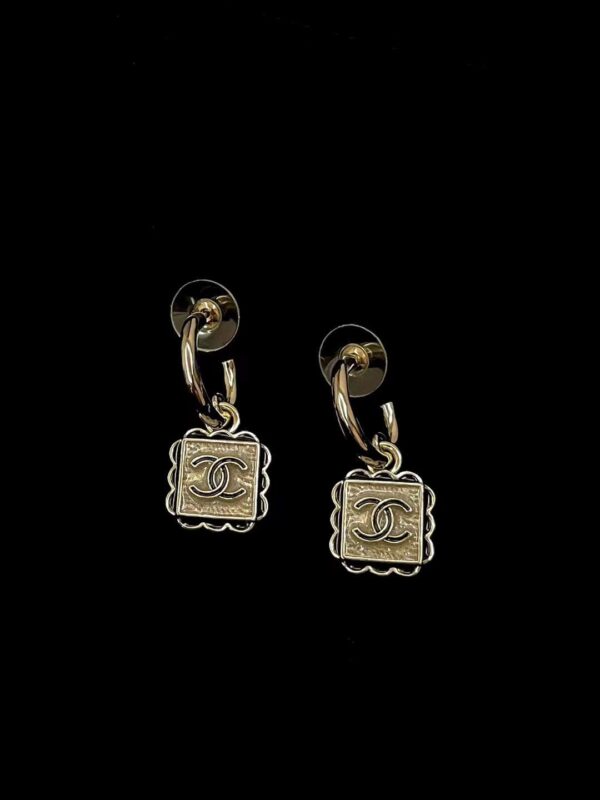 CHANEL Pendant Earrings