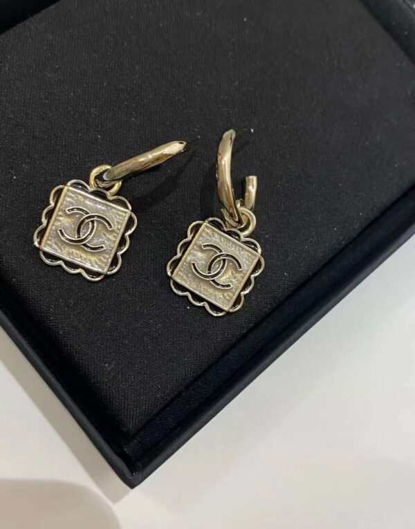 CHANEL Pendant Earrings