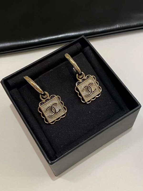 CHANEL Pendant Earrings