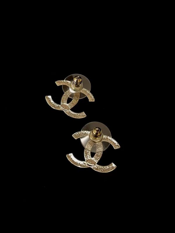 CHANEL STUD EARRINGS