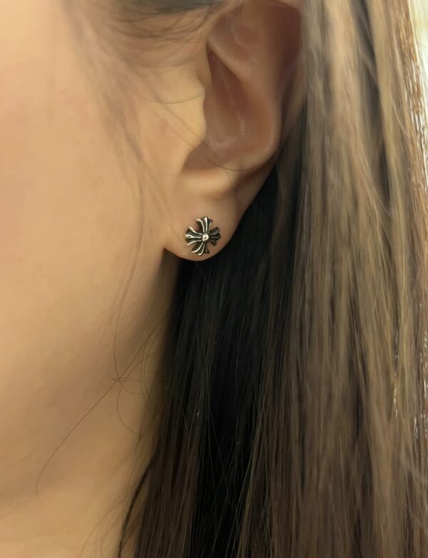 Chrome hearts Crocker heart short cross stud earrings