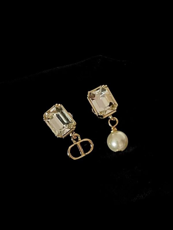 DIOR Petit CD Earrings