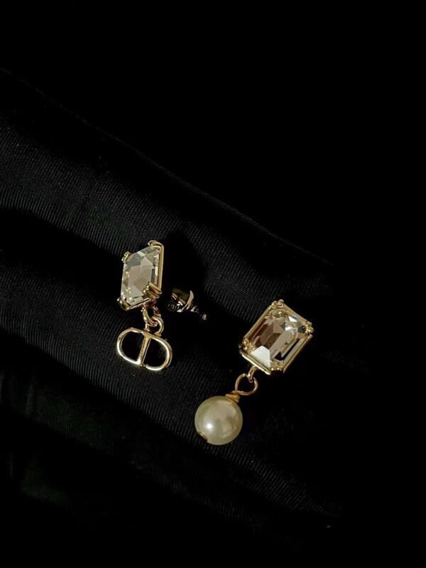 DIOR Petit CD Earrings