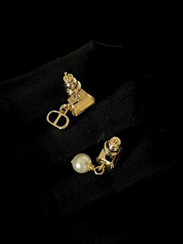 DIOR Petit CD Earrings