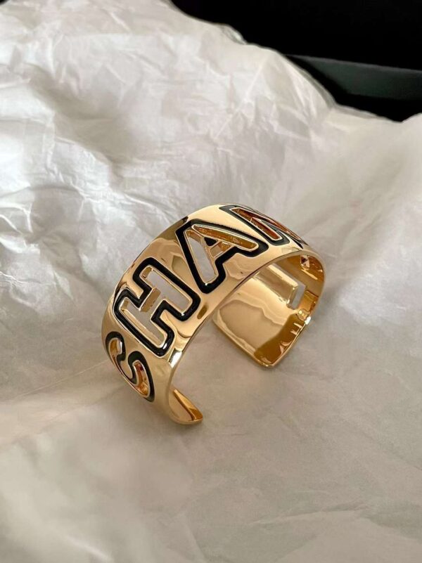 CHANEL Cuff