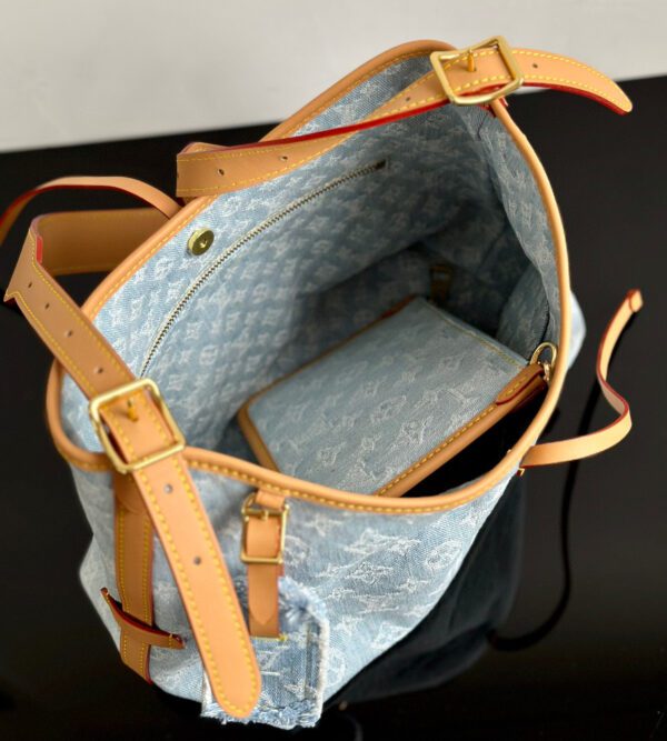 LV CARRYALL Small handbag
