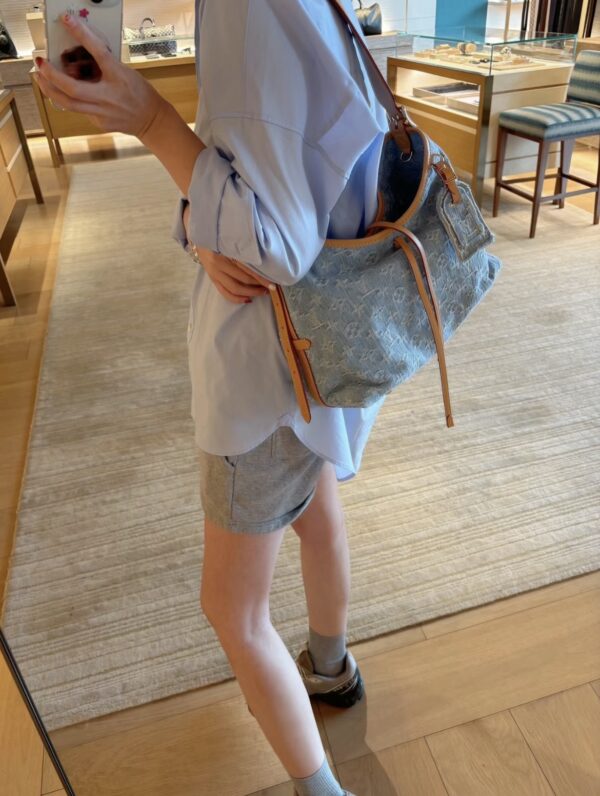 LV CARRYALL Small handbag