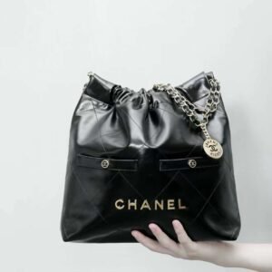 CHANEL 22 Handbag