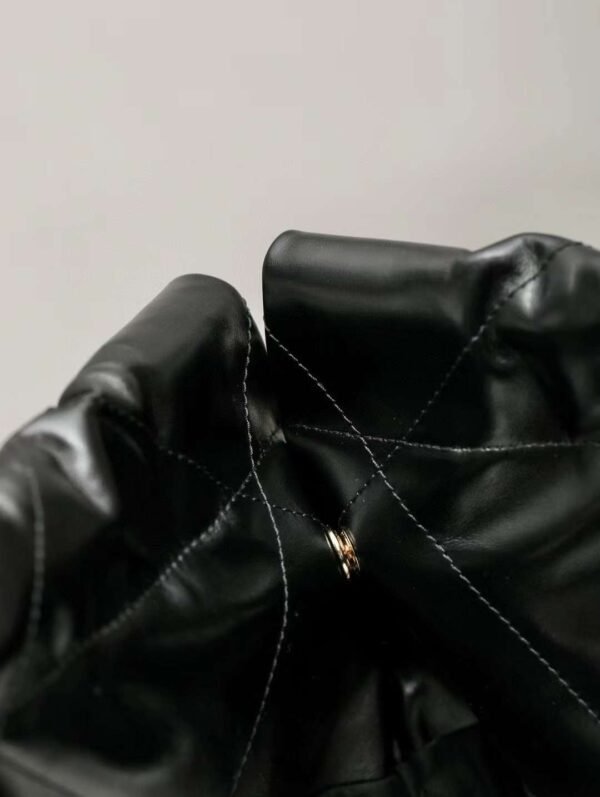 CHANEL 22 Handbag