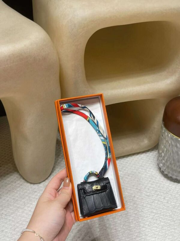 HERMES Pendant（Please contact the customer to select a color before placing an order）