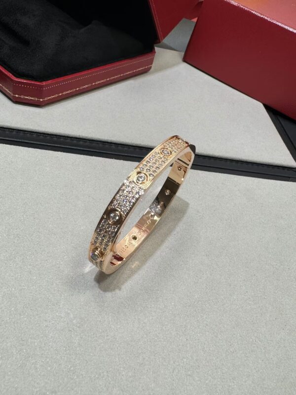 CARTIER LOVE Bracelet