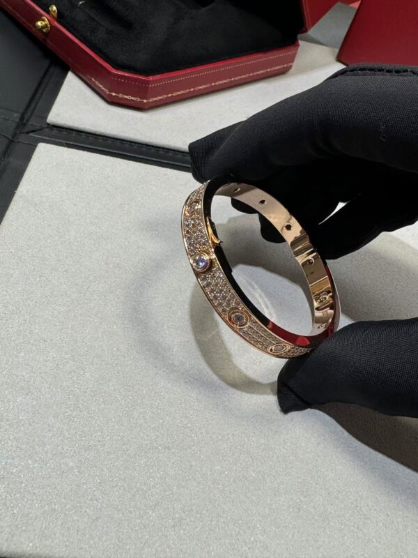 CARTIER LOVE Bracelet