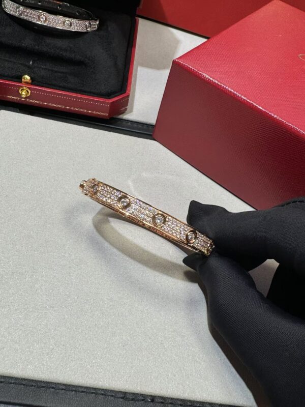 CARTIER LOVE Bracelet