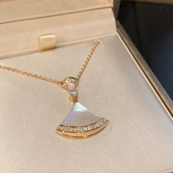BVLGARI DIVAS DREAM Necklace