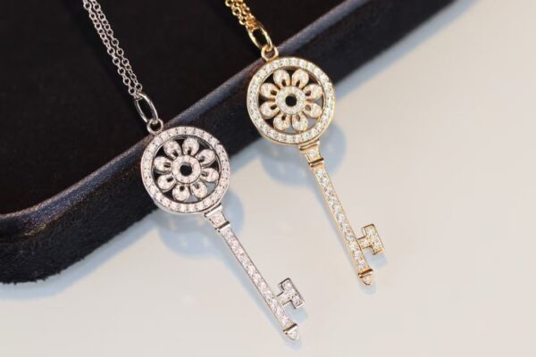 TIFFANY Petal Key Pendant