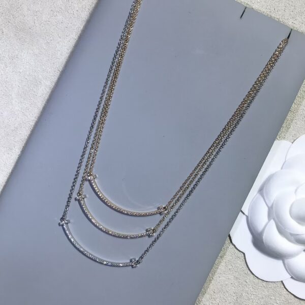 Tiffany T-Series smile necklace