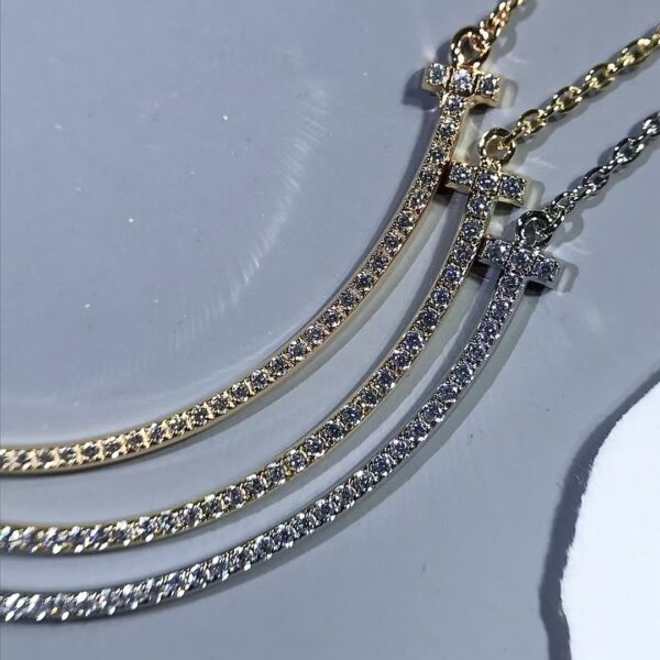 Tiffany T-Series smile necklace
