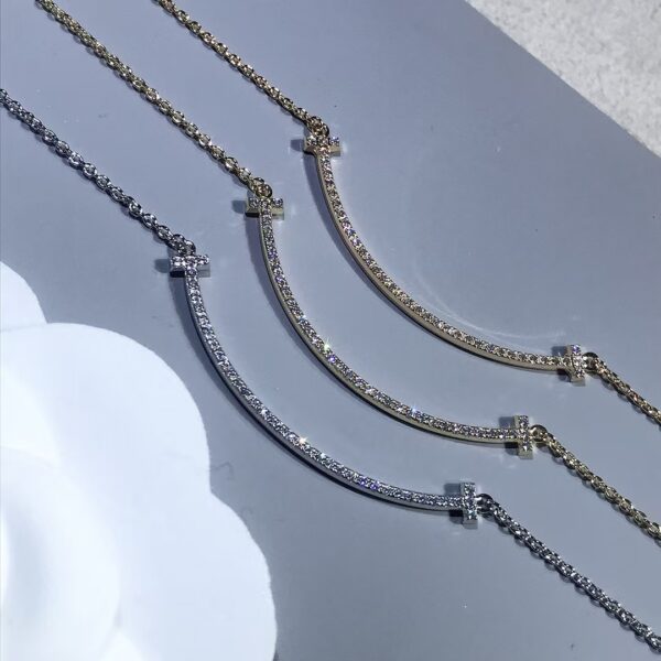 Tiffany T-Series smile necklace