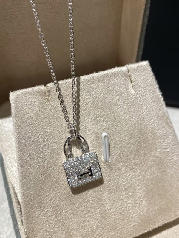 HERMES AMULETTES CONSTANCE PENDANT