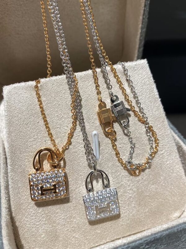 HERMES AMULETTES CONSTANCE PENDANT