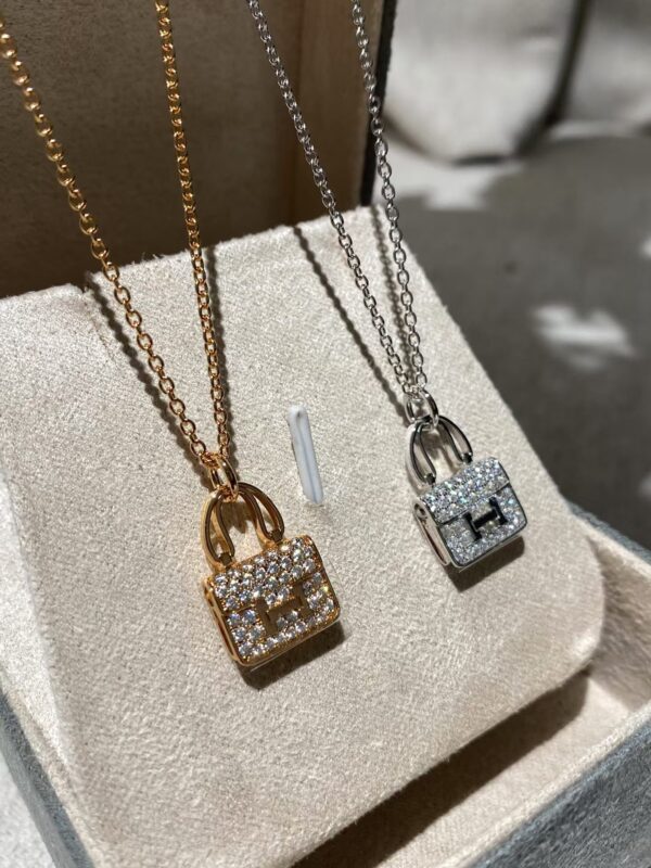 HERMES AMULETTES CONSTANCE PENDANT